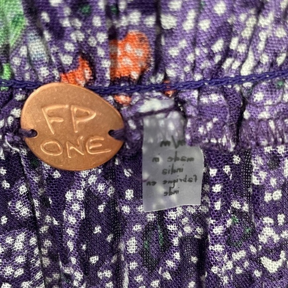 Free People One Suki Smocked Off Shoulder Purple Floral Blouse NWT - Picture 9 of 11